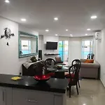 Apartamento familiar torres del lago